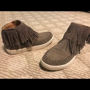 Moccasin mid tops